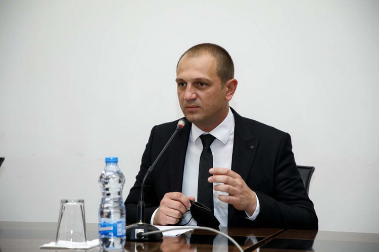 Колумна на Дејан Проданоски, Претседател на совет на Општина Прилеп