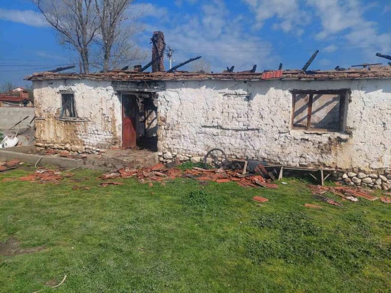 Градоначалникот на Општина Могила со апел за помош на Трајан од Добрушево кој во пожар го изгуби домот