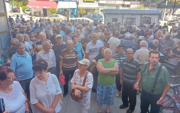 Прилепските пензионери протеатираат за зголемување на пензиите