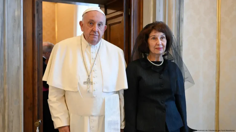 Претседателката Сиљановска-Давкова на погребот на папата Франциск