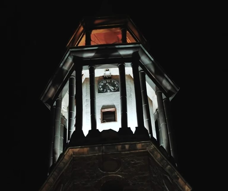 Осветлен прилепскиот градски часовник